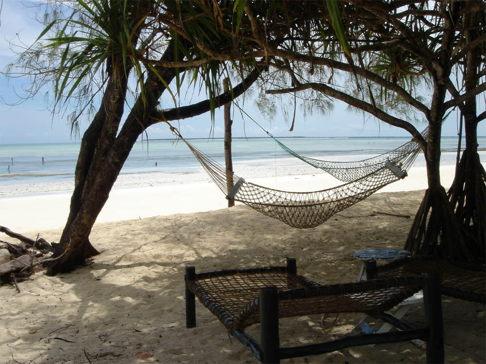 Skuggplats p Tamarind Beach Hotel. (Zanzibar, Tanzania)
