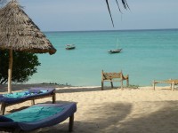 Lugn och avskild strand p Ras Nungwi Beach Hotel. (Zanzibar, Tanzania)