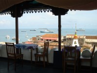 Vy frn takrestaurangen p hotellet 236 Hurumzi, tidigare Emerson & Green. (Zanzibar, Tanzania)
