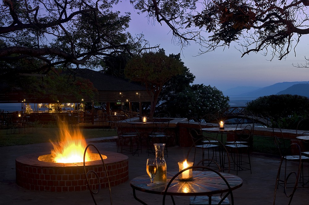 Lake Manyara Wildlife Lodge i skymningen. (Lake Manyara National Park, Tanzania)