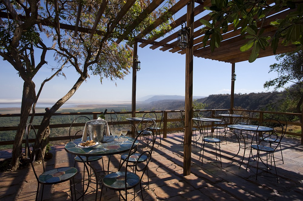 Utsiktsplats p Lake Manyara Wildlife Lodge. (Lake Manyara National Park, Tanzania)