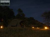 Natt p mobil camp. (Moru Kopjes i sdra Serengeti National Park, Tanzania)