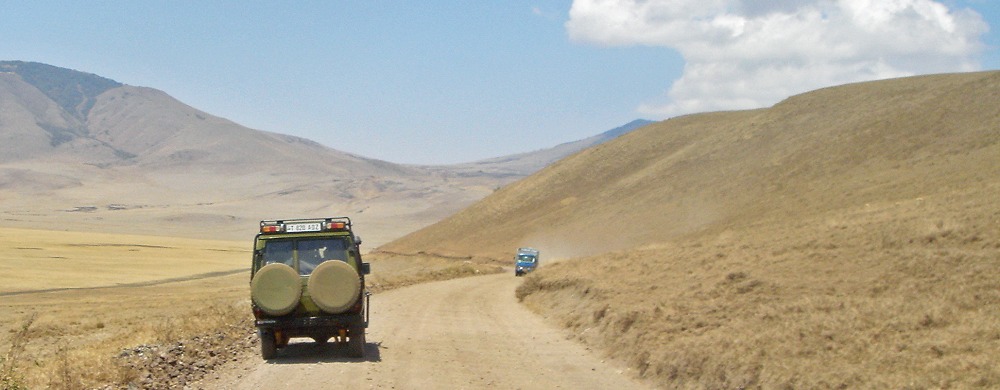 På väg över Ngorongorobergen i Tanzania. Serengeti nästa.