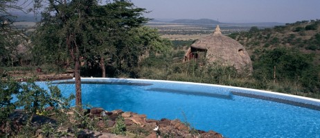 Poolen på Serengeti Serena Safari Lodge.