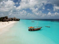 Stranden som omger The Z Hotel.