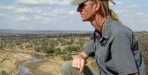 Safariguide p&aring; spaning i bushen.