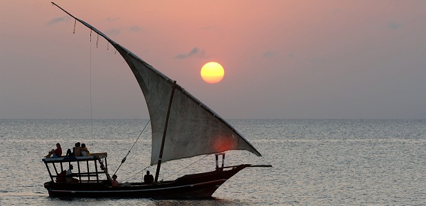 Dhow utanför Sultan Sands Island Resort.