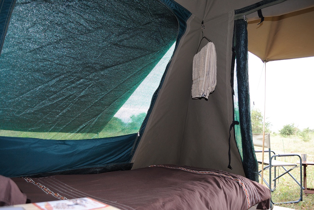 Tält på mobil camp. Tälten rymmer en eller två tältsängar. (Södra Serengeti National Park, Tanzania)