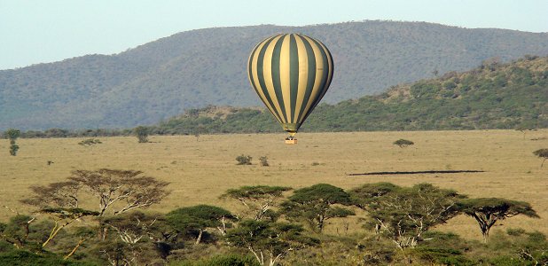 Safariballong i Serengeti i Tanzania.