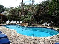 Swimmingpoolen på Fig Tree Camp.